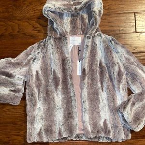 Olivaceous faux fur coat NWT Large $140
